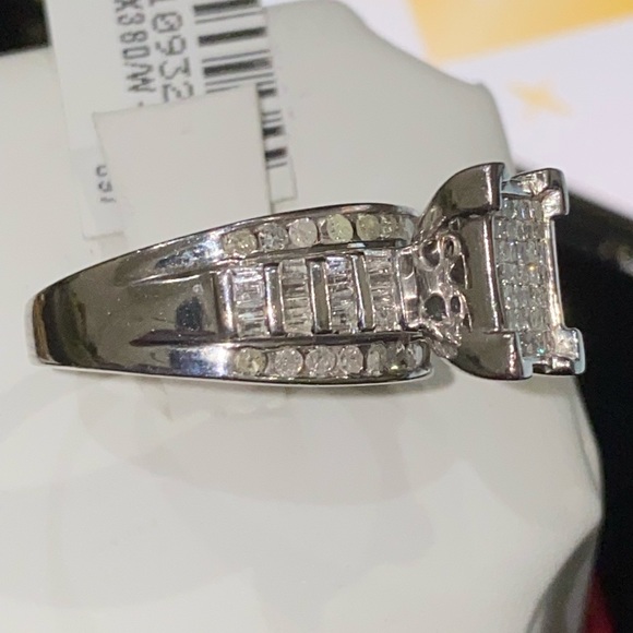 White gold vermeil beautiful real diamond engagement ring Not CZ free appraisal - Picture 3 of 4